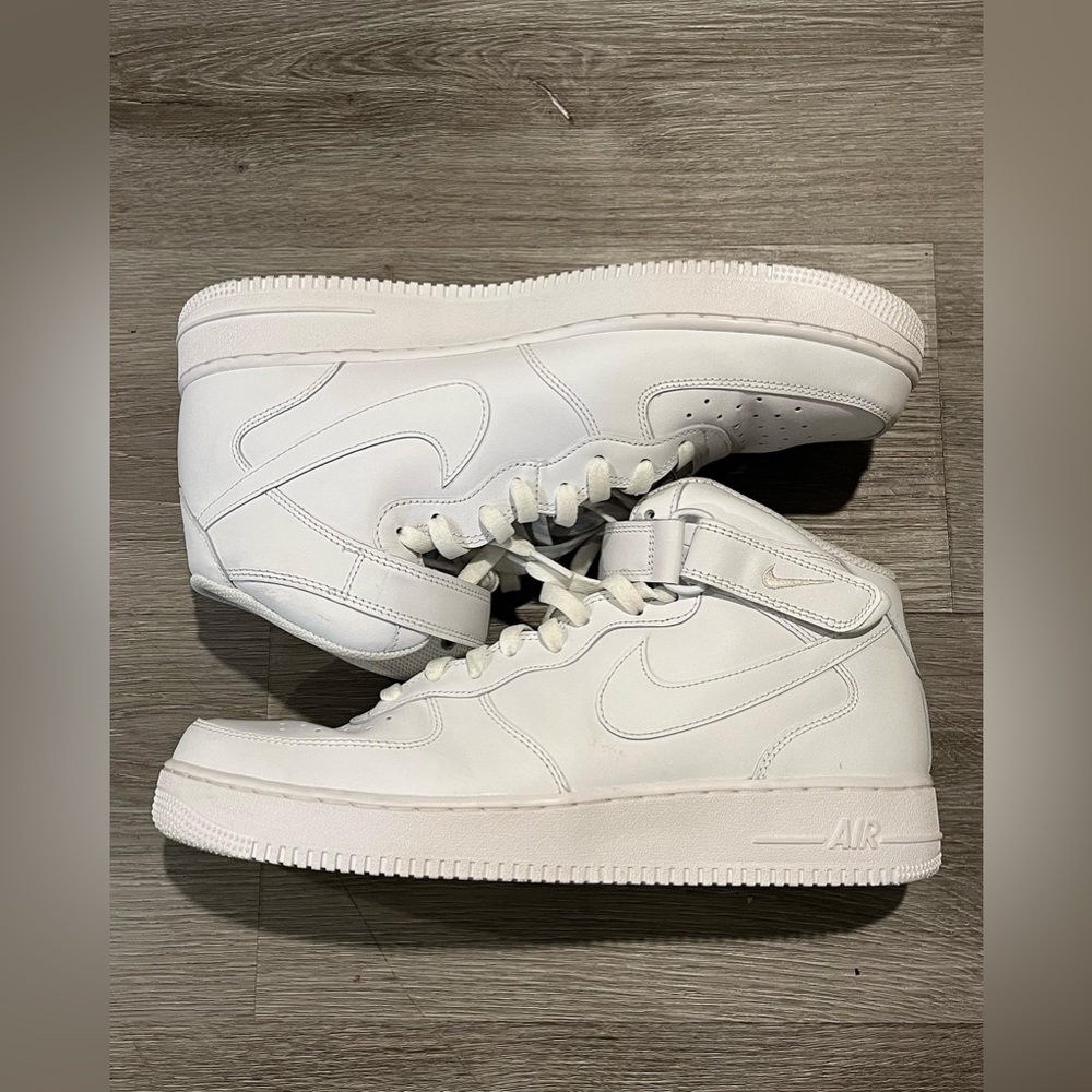 Air Force 1 High ‘07 triple white’